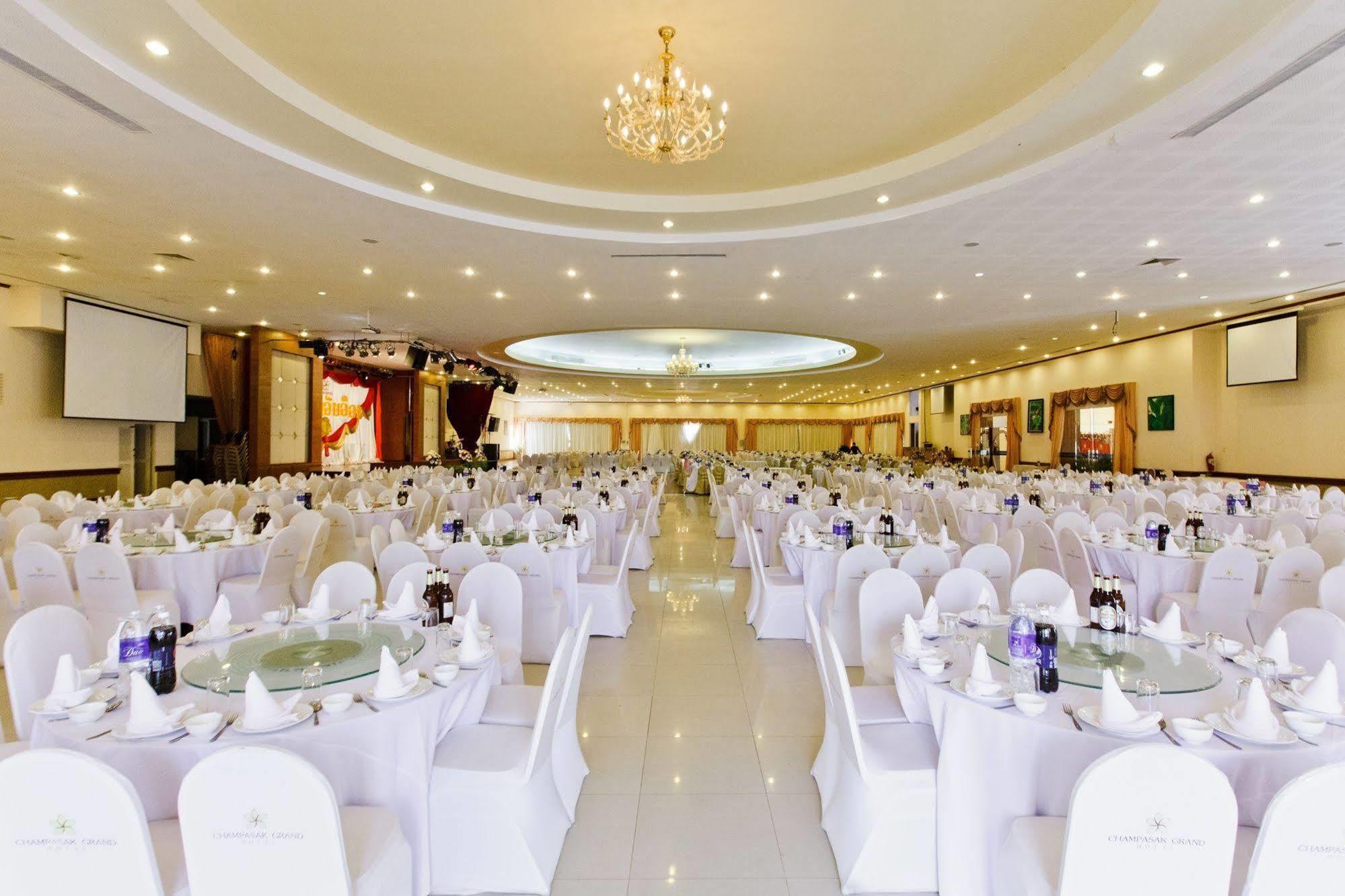 Champasak Grand Hotel Pakse Exterior photo