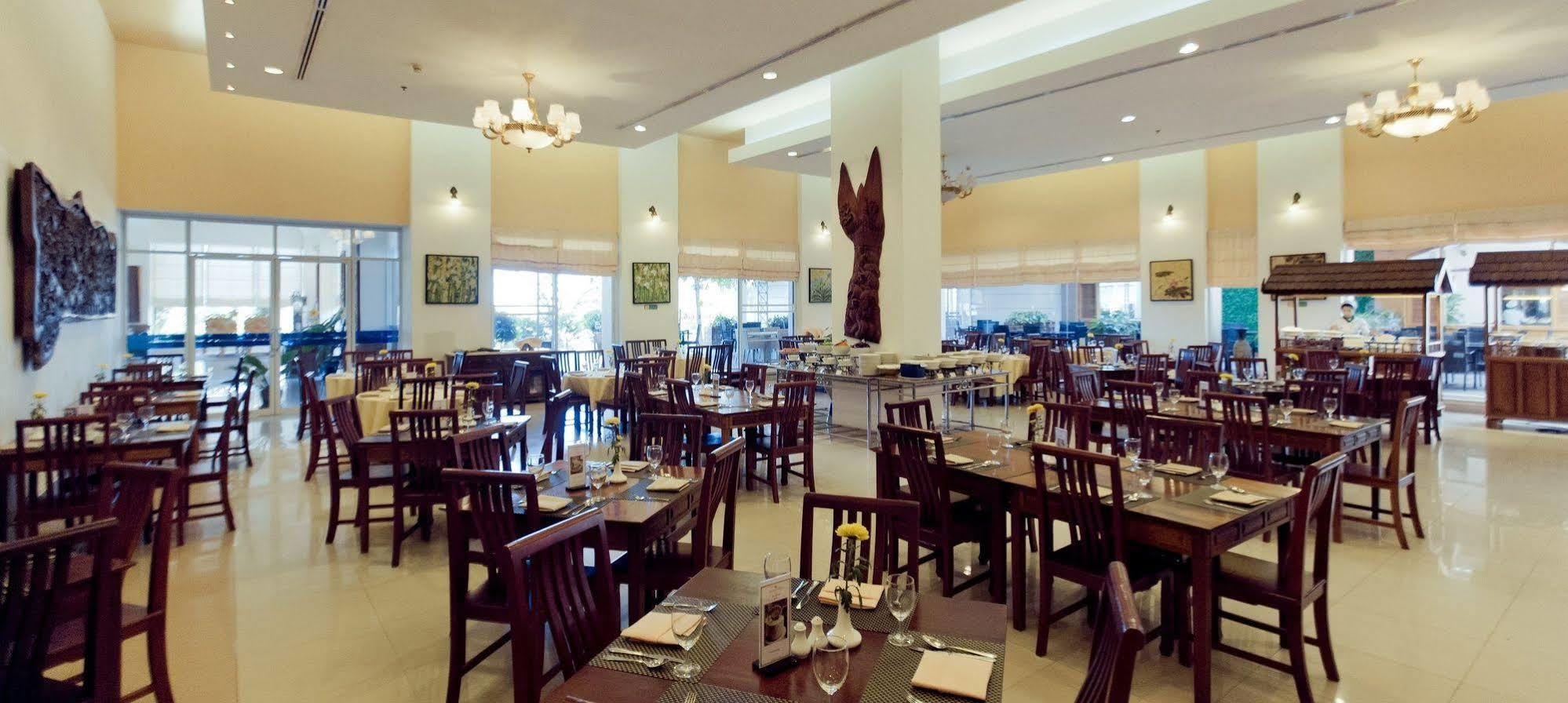 Champasak Grand Hotel Pakse Exterior photo