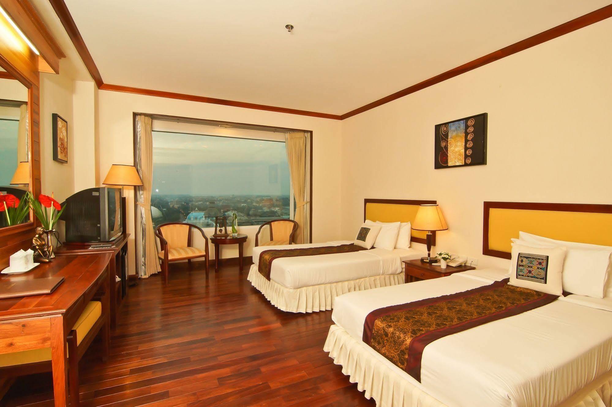 Champasak Grand Hotel Pakse Exterior photo